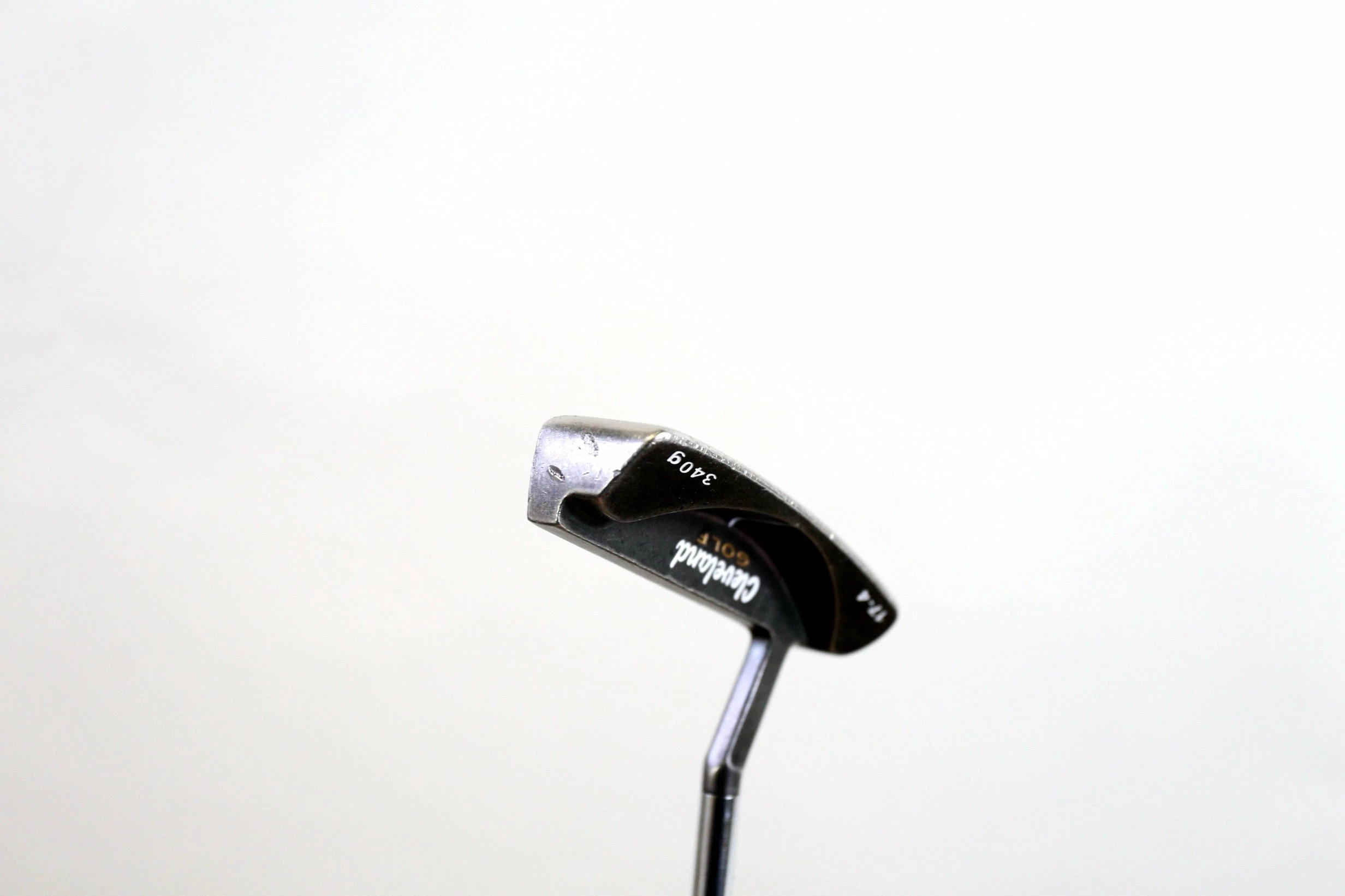 Cleveland Classic Collection 17-4 3.0 Putter RH 35 In SuperStroke US 1.0 Grip - Image 4