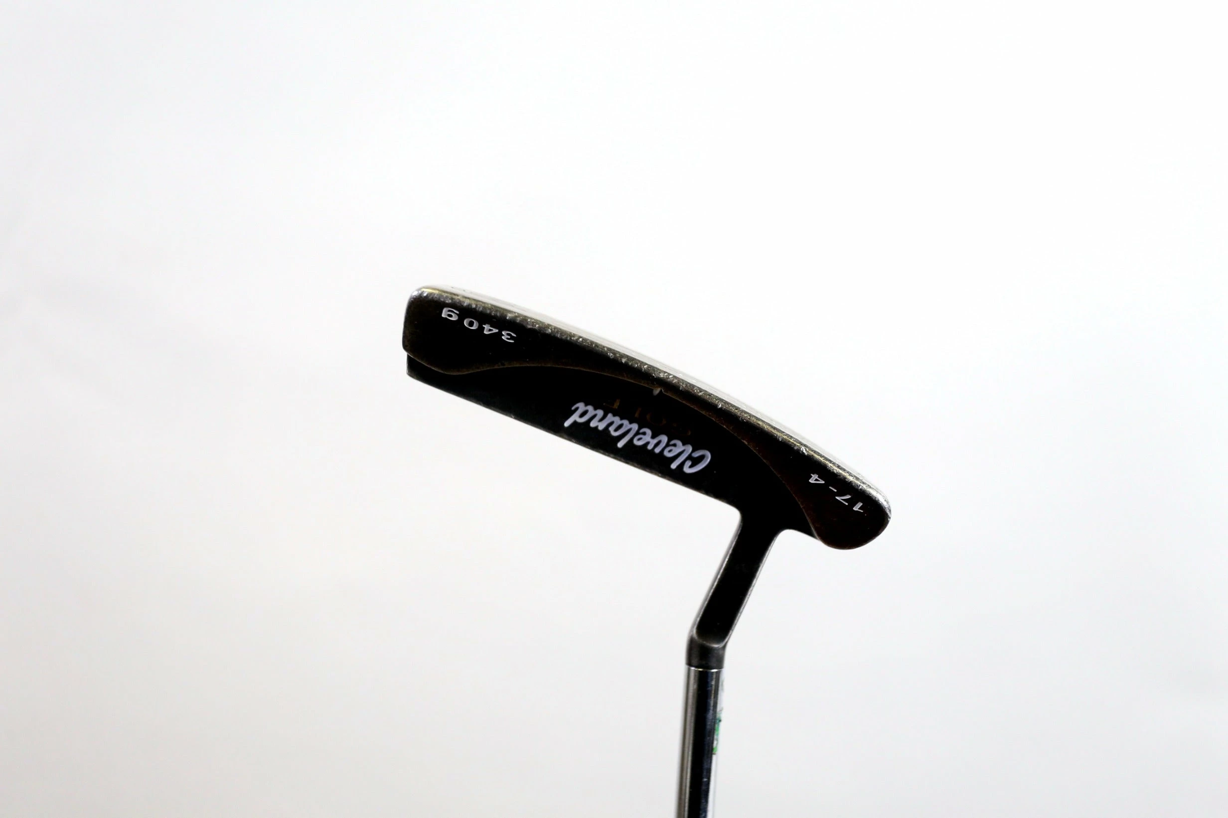 Cleveland Classic Collection 17-4 3.0 Putter RH 35 In SuperStroke US 1.0 Grip - Image 3