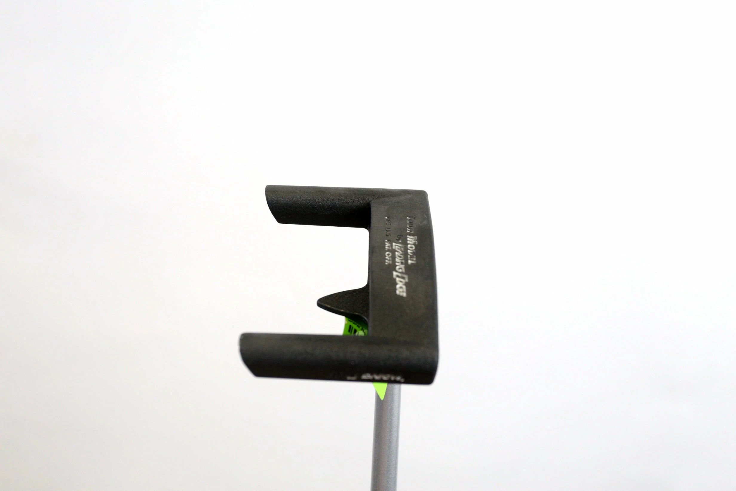 Leading Edge Tour Model Putter RH 35 In Graphite Shaft